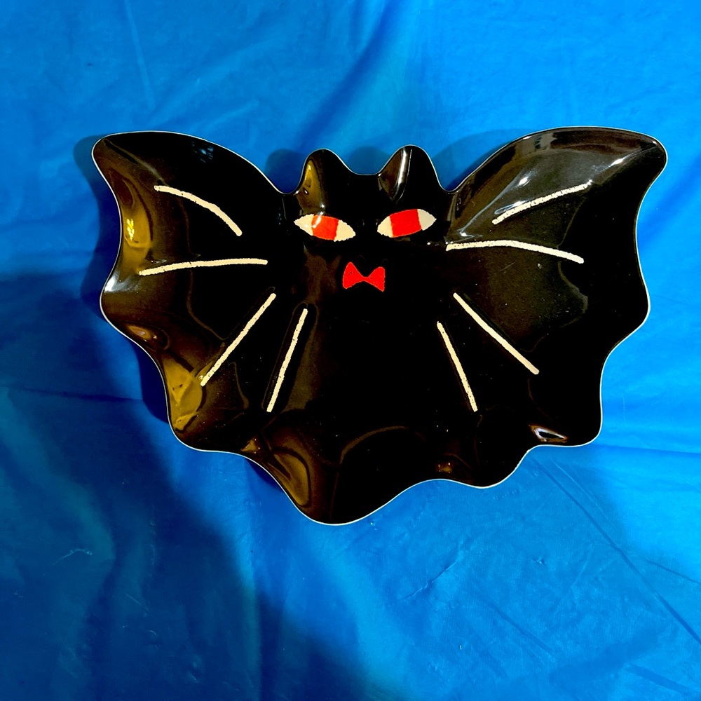 Hyde & Eek! Bat figure plates